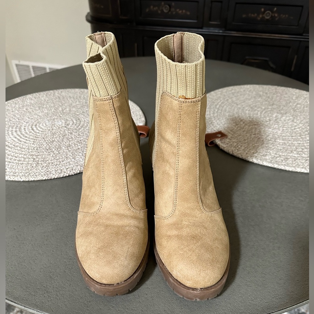 Taiya yellow box booties. Size 9